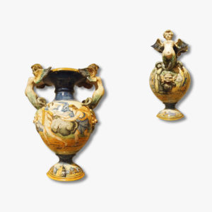Paire de grands vases en faïence d'Urbino, Italie, vers 1850