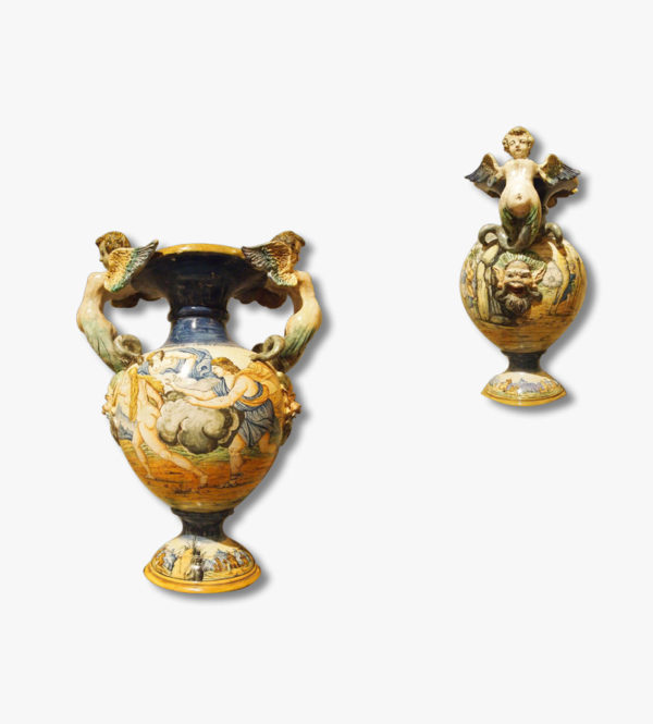 Paire de grands vases en faïence d'Urbino, Italie, vers 1850