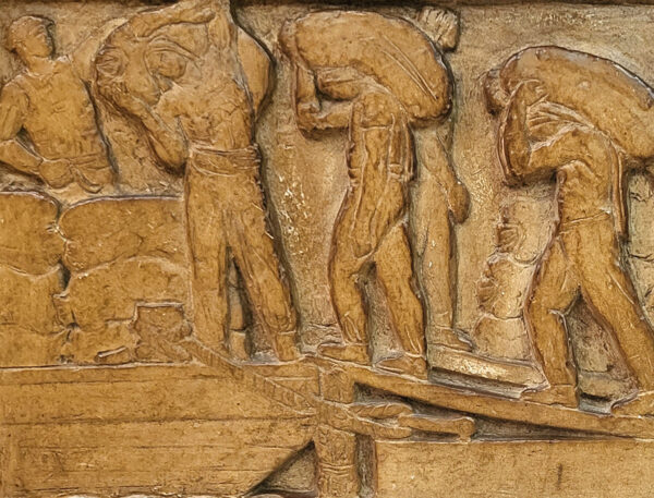 bas-relief-en-terre-cuite-les-ouvriers-par-gaston-cadenat-2