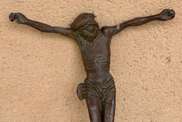 christ-en-croix-sur-ame-de-bois-15-eme-1