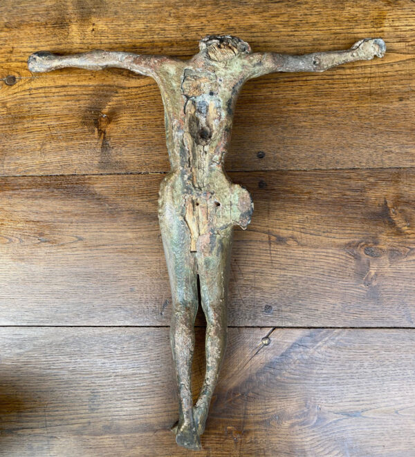 christ-en-croix-sur-ame-de-bois-15-eme-5