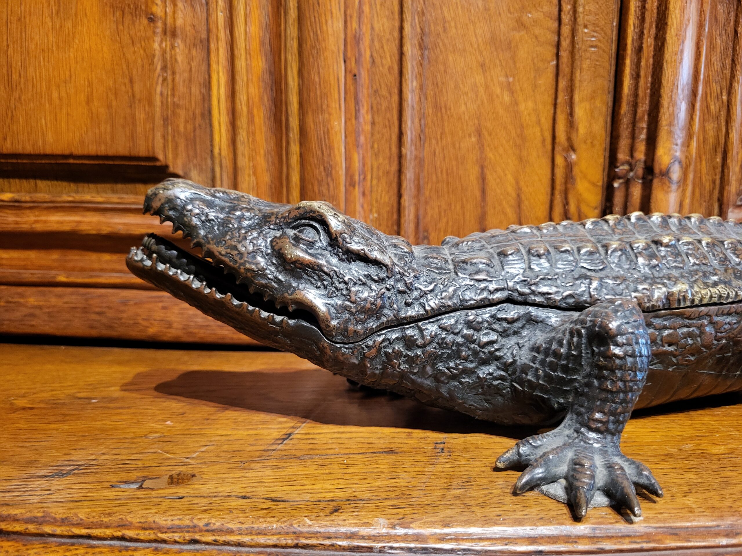 une-boite-a-cigare-crocodile-en-bronze-19-eme-2
