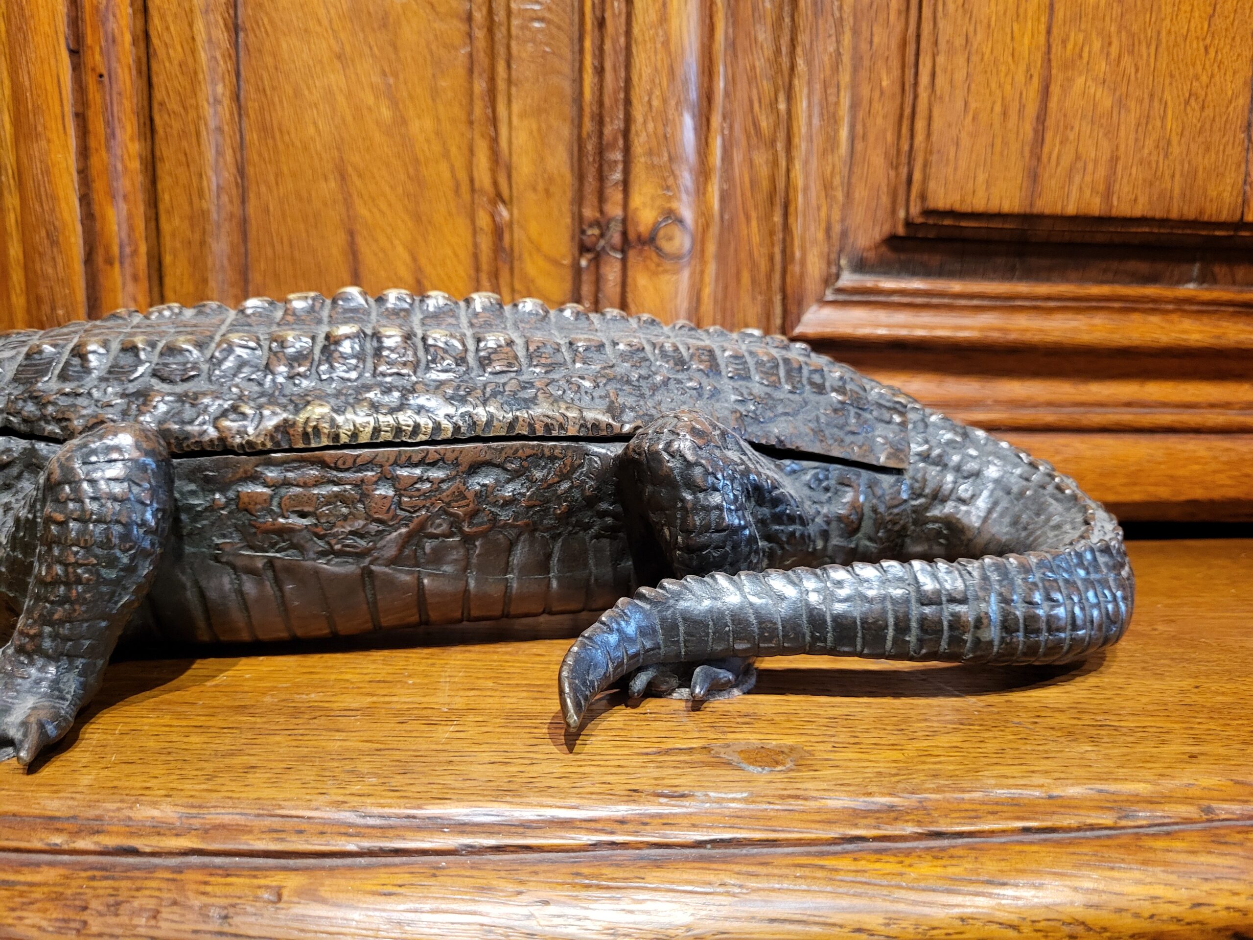 une-boite-a-cigare-crocodile-en-bronze-19-eme-3